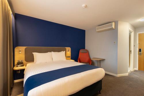 holiday inn express poole by ihg
