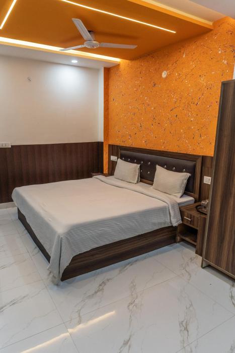 big brother hostel agra