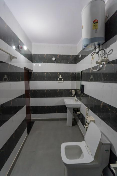 big brother hostel agra