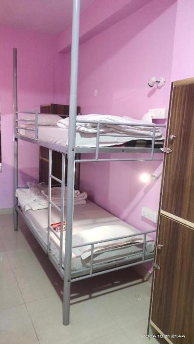 big brother hostel agra