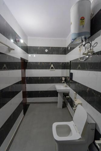 big brother hostel agra