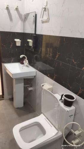 big brother hostel agra