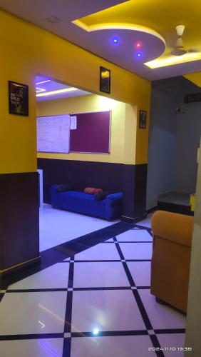 big brother hostel agra