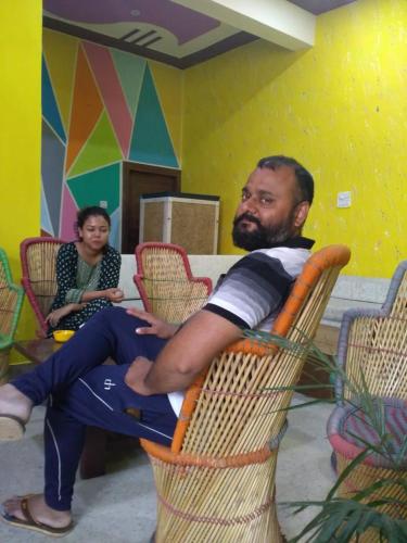 big brother hostel agra