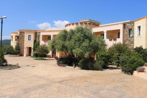 maria caderina green village