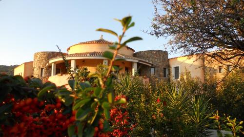 maria caderina green village