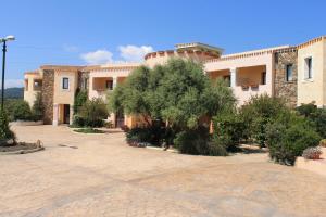 maria caderina green village