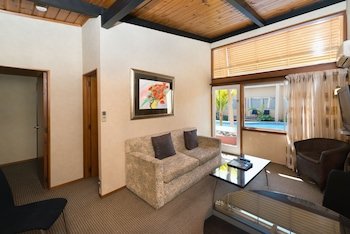 Oasis Beach Motel,Taupo>>Rotorua,5 star