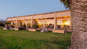 oasis beach motel