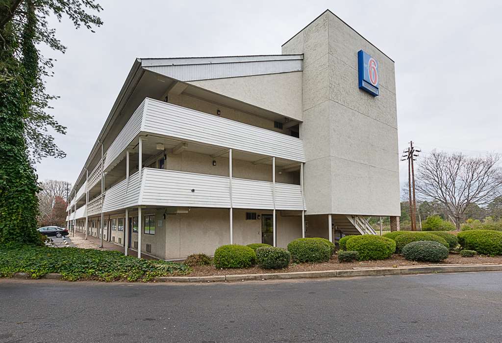motel 6 charlotte nc coliseum