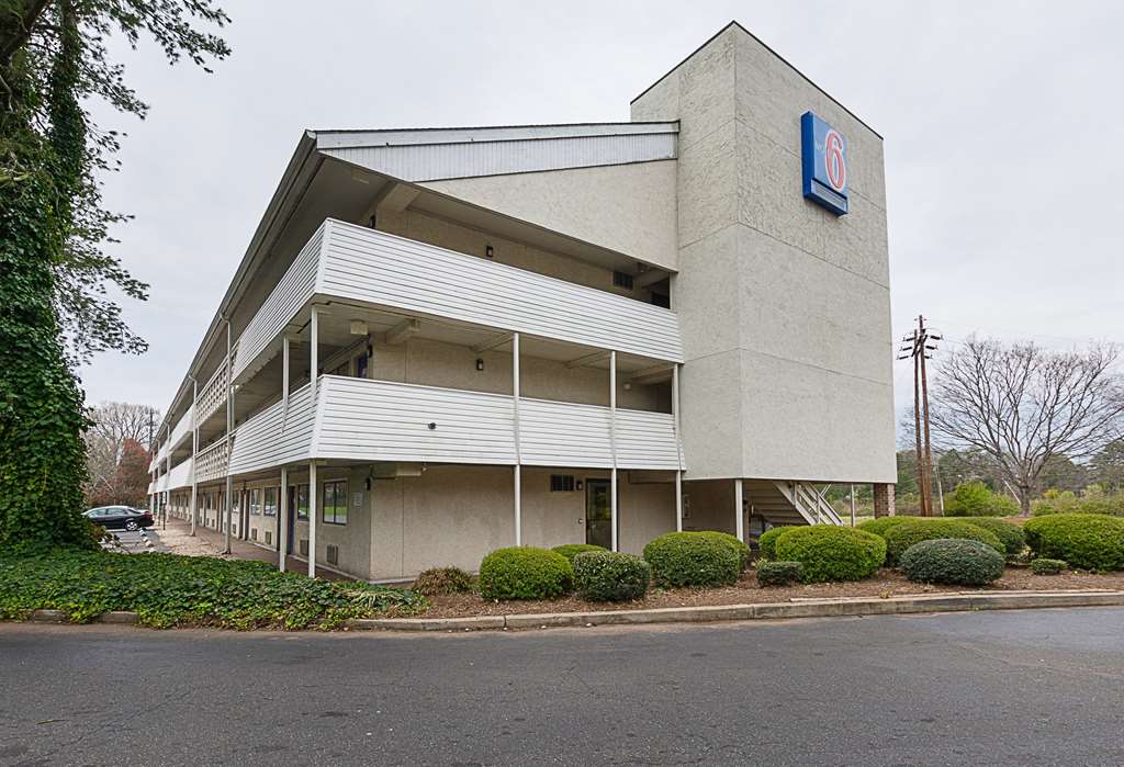 motel 6 charlotte nc coliseum