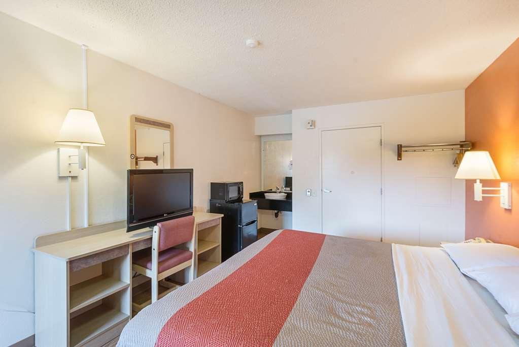 motel 6 charlotte nc coliseum