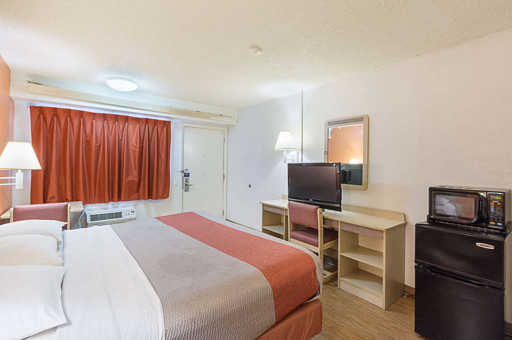 motel 6 charlotte nc coliseum