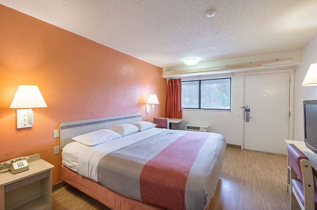 motel 6 charlotte nc coliseum