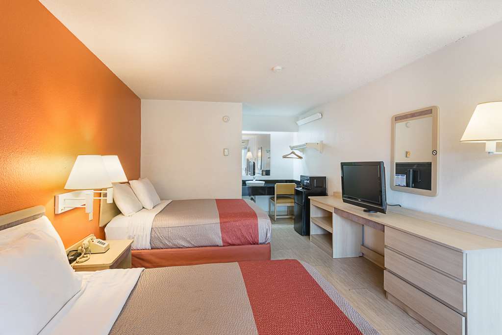 motel 6 charlotte nc coliseum