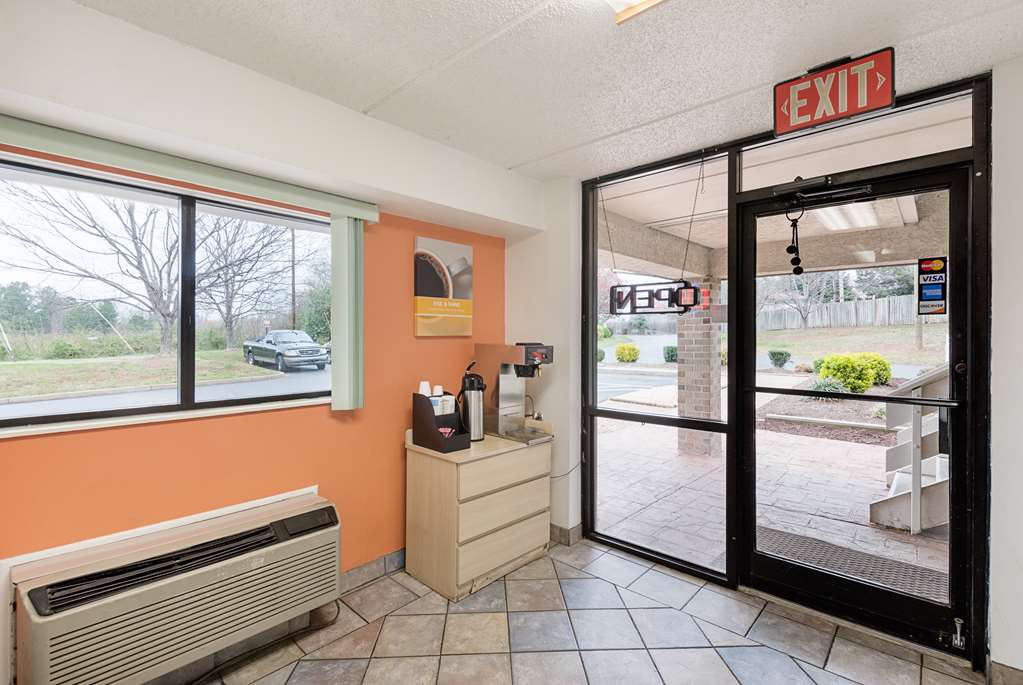 motel 6 charlotte nc coliseum