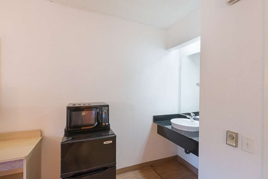 motel 6 charlotte nc coliseum