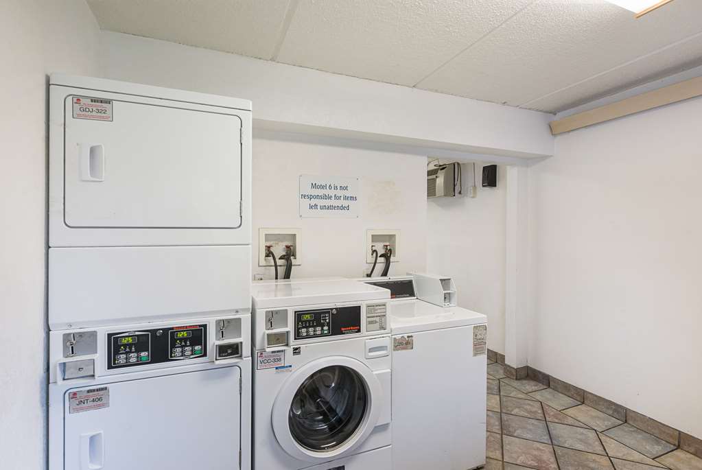 motel 6 charlotte nc coliseum