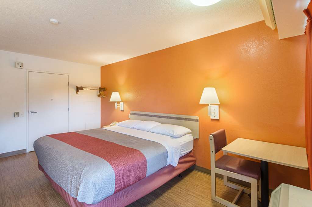 motel 6 charlotte nc coliseum