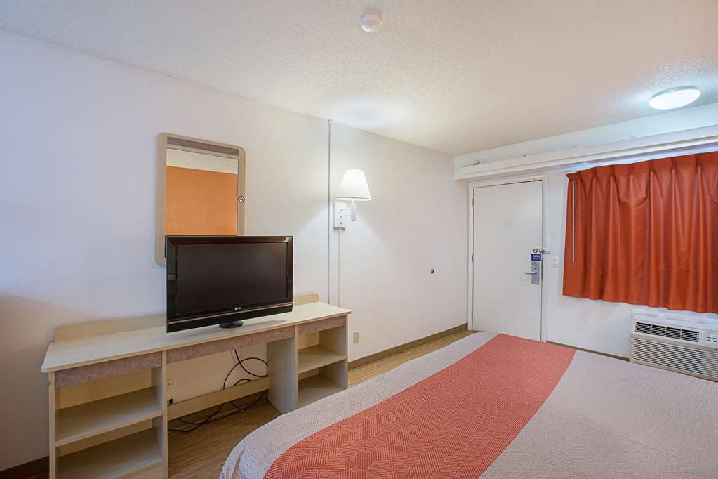 motel 6 charlotte nc coliseum