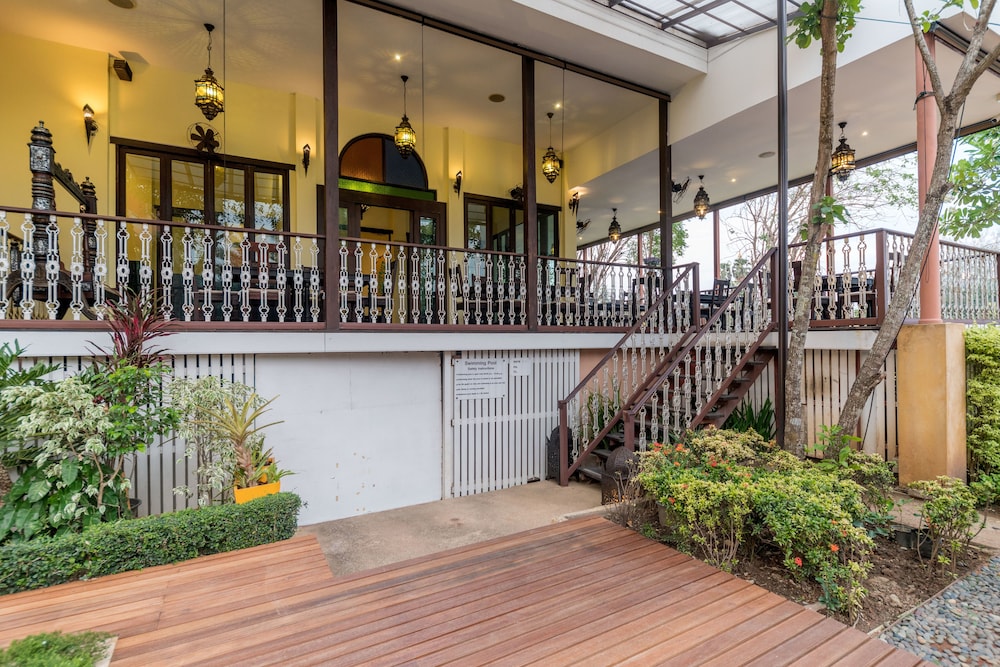 sheik istana hotel chiangmai