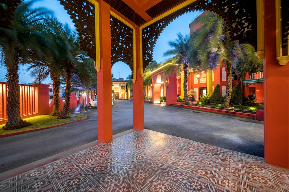 sheik istana hotel chiangmai