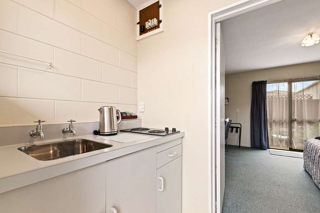 econo lodge canterbury court