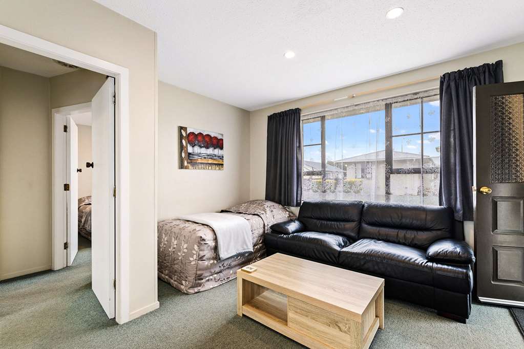 econo lodge canterbury court