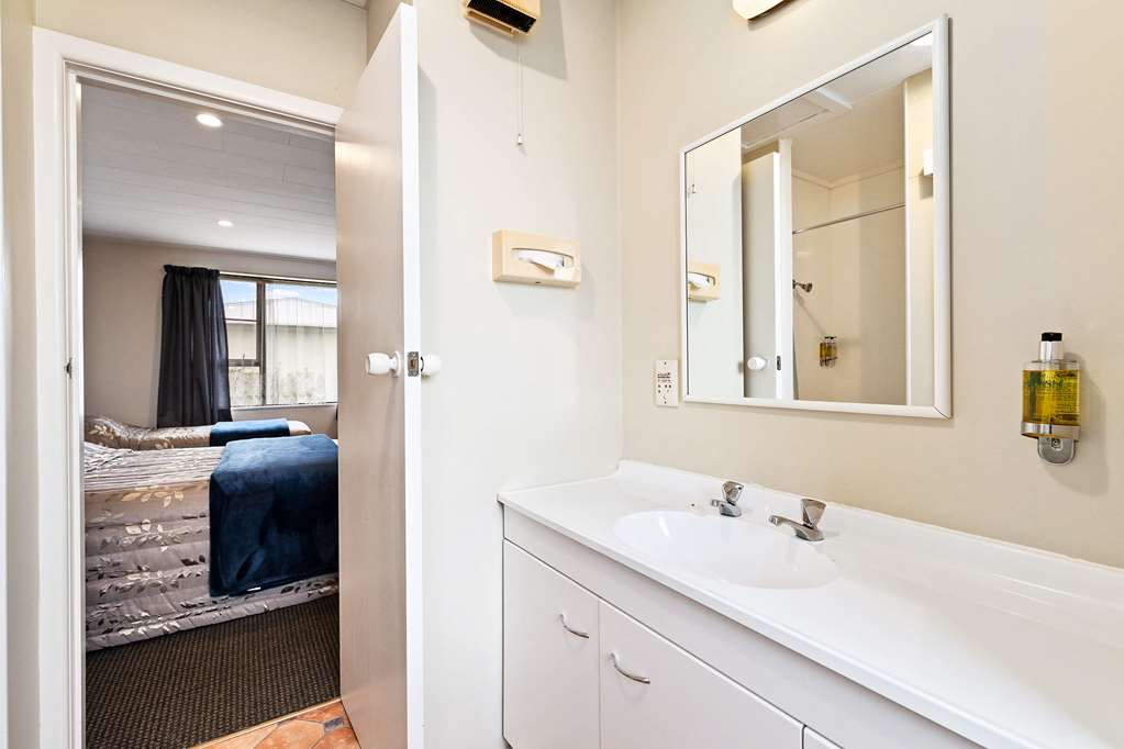 econo lodge canterbury court