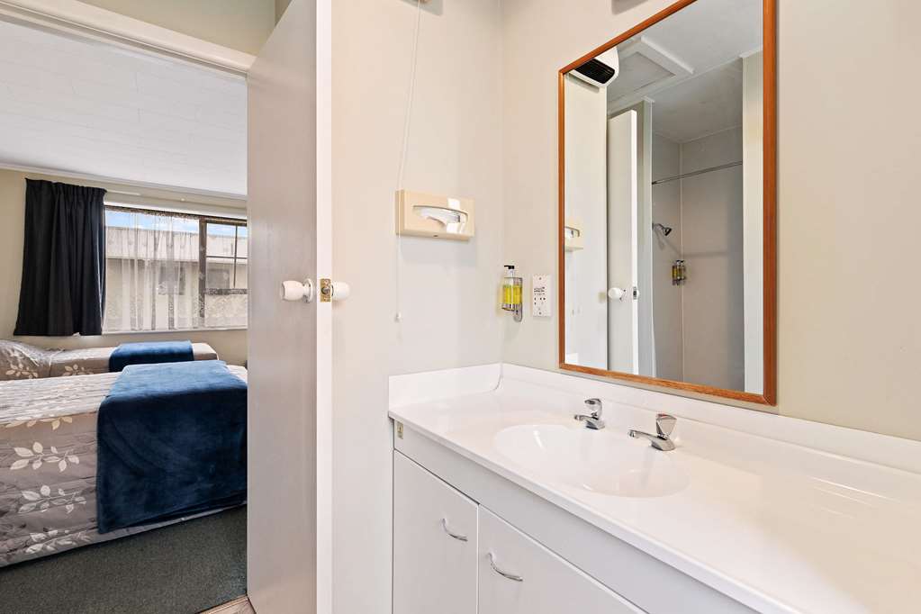 econo lodge canterbury court