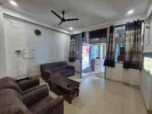 varun hotel and restaurant