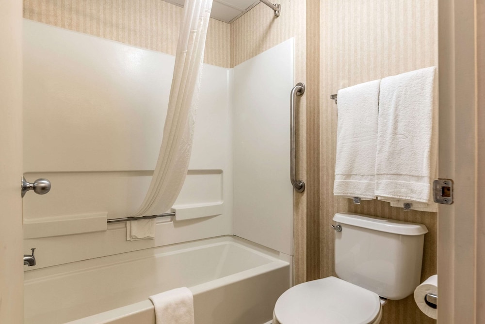 quality inn and suites clemmons i 40