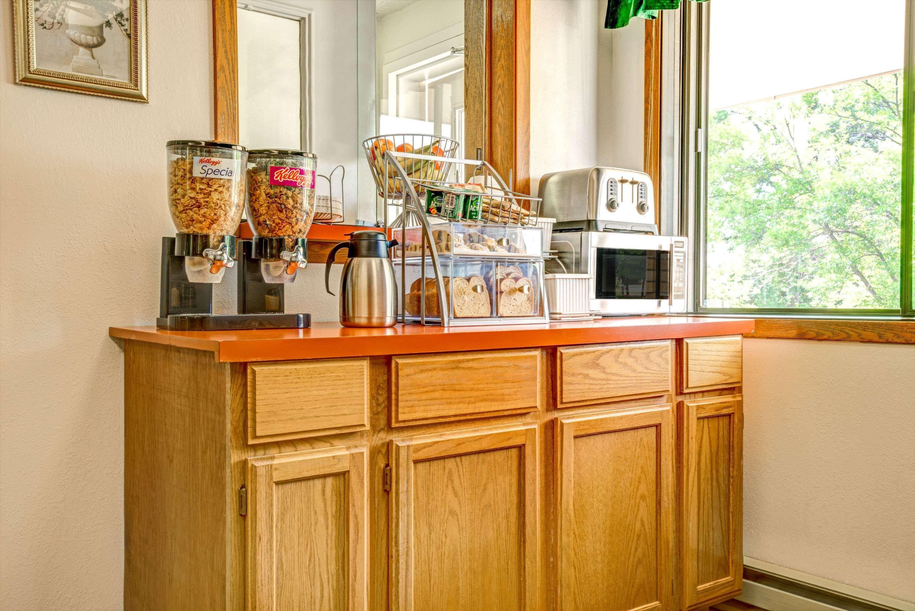 super 8 by wyndham chaska