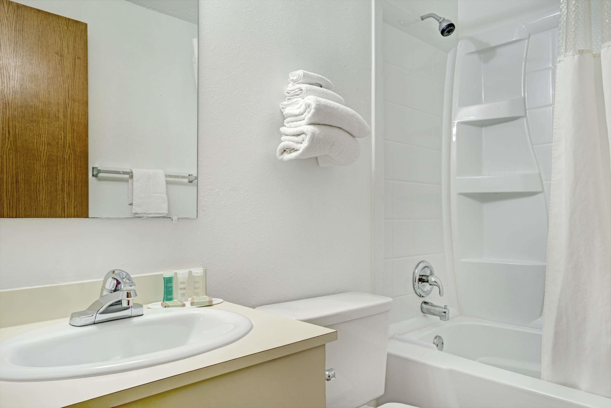 super 8 by wyndham chaska