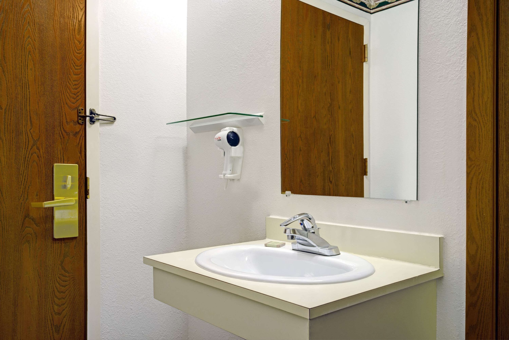 super 8 by wyndham chaska