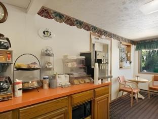 super 8 by wyndham chaska