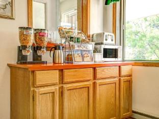 super 8 by wyndham chaska