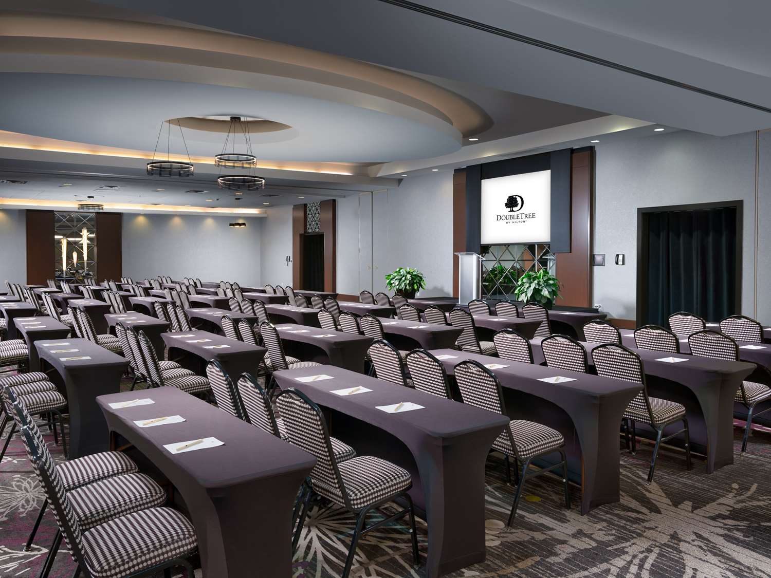 doubletree by hilton hotel chattanooga downtown