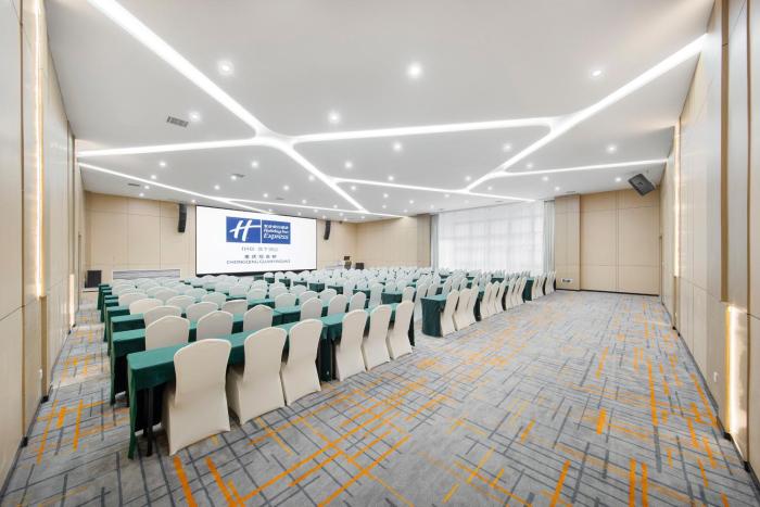 holiday inn express chongqing guanyinqiao by ihg