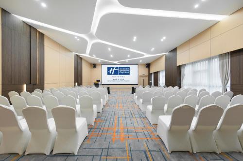 holiday inn express chongqing guanyinqiao by ihg
