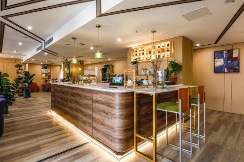 holiday inn express chongqing guanyinqiao by ihg