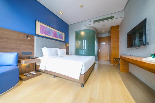 holiday inn express chongqing guanyinqiao by ihg