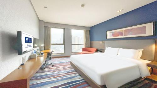 holiday inn express chongqing guanyinqiao by ihg