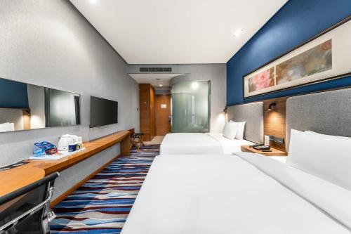 holiday inn express chongqing guanyinqiao by ihg