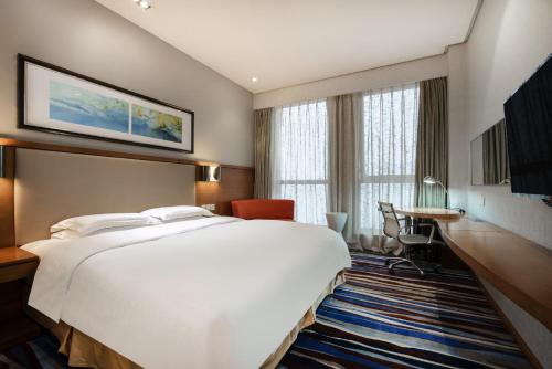 holiday inn express chongqing guanyinqiao by ihg