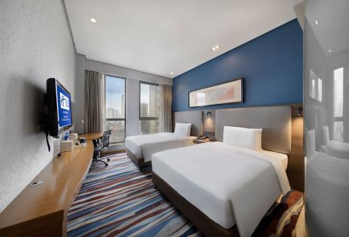 holiday inn express chongqing guanyinqiao by ihg