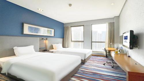 holiday inn express chongqing guanyinqiao by ihg