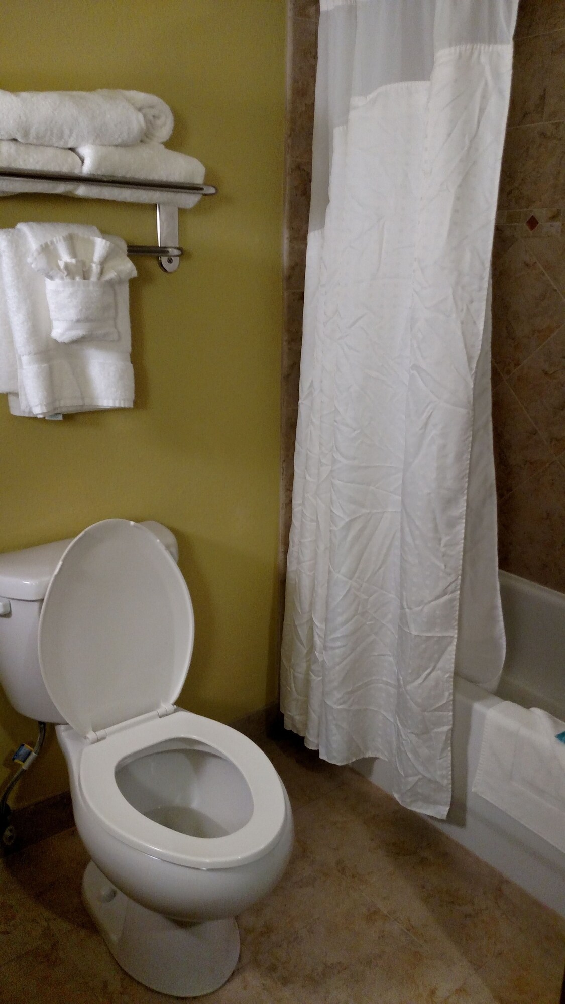 holiday inn express hotel and suites perry by ihg