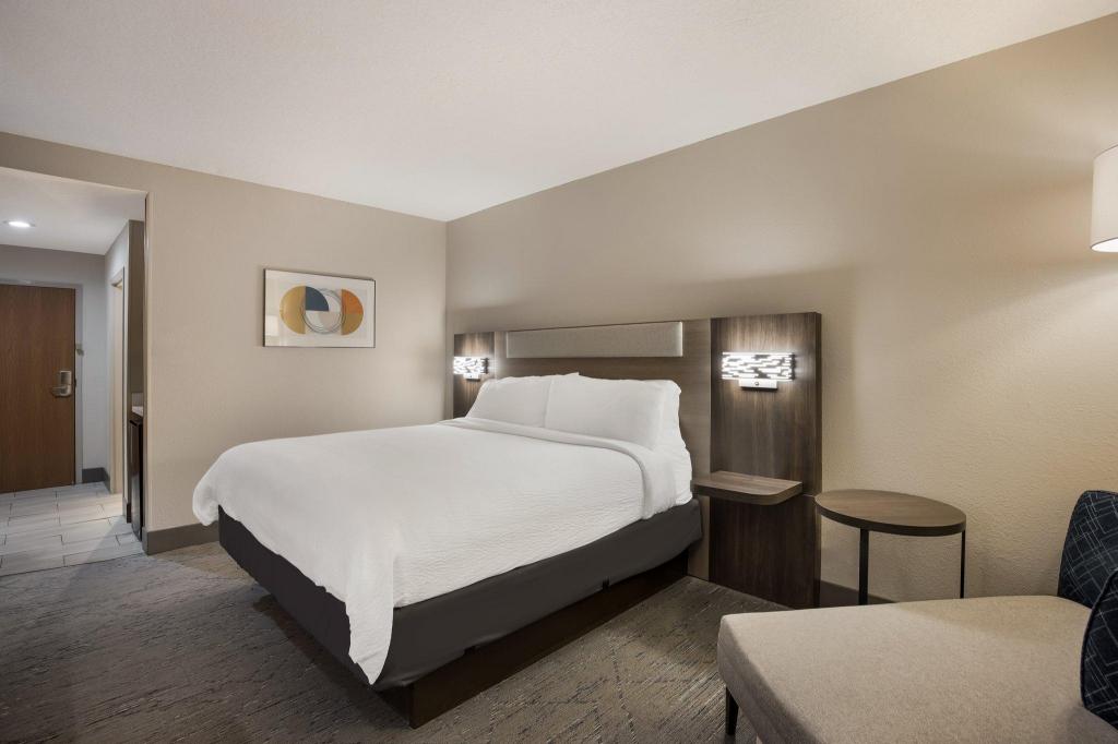 holiday inn express hotel and suites perry by ihg