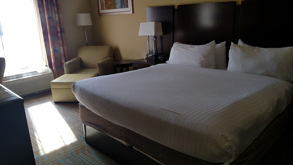 holiday inn express hotel and suites perry by ihg